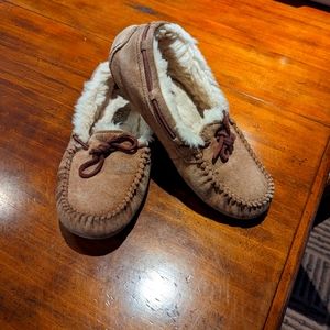 UGG Moccasin